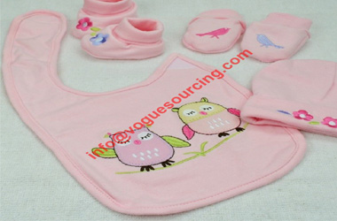 4pcs-newborn-baby-accessories-cotton-bib-hat-mittens-booties-voguesourcing