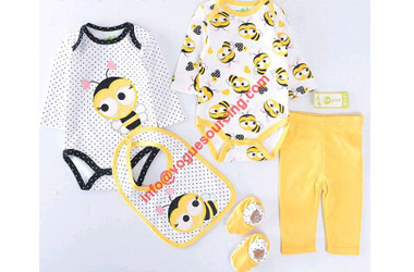 baby-girls-clothes-gift-set-voguesourcing