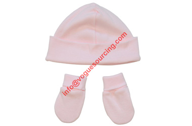 organic-baby-hat-with-mitten-set-voguesourcing